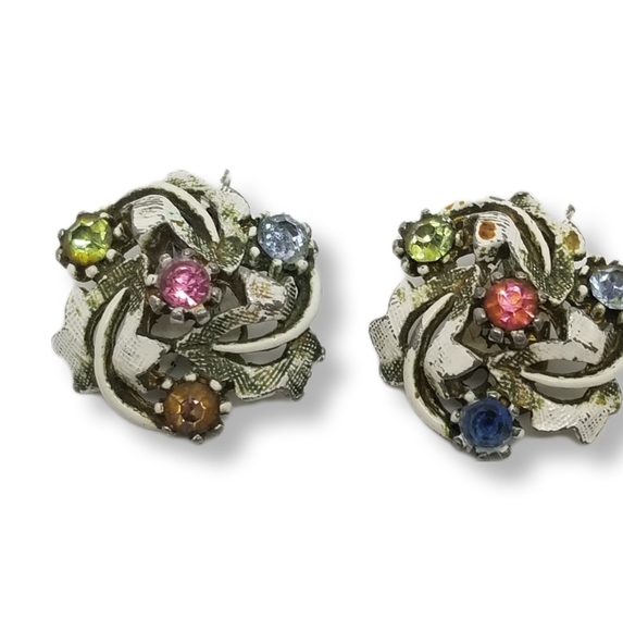 VINTAGE MODE ART ANTIQUE FINISH WHITE & COLORFUL RHINESTONE CLIP ON EARRINGS - Picture 2 of 6